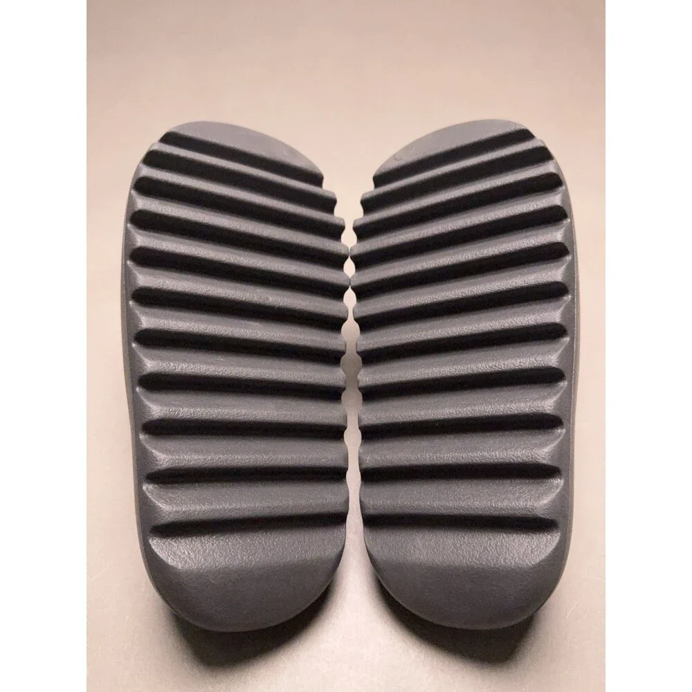 adidas Men's Gray Slide Yeezy Slate Grey Size US 9 EU 43 UK 9 NWT Kanye West New
